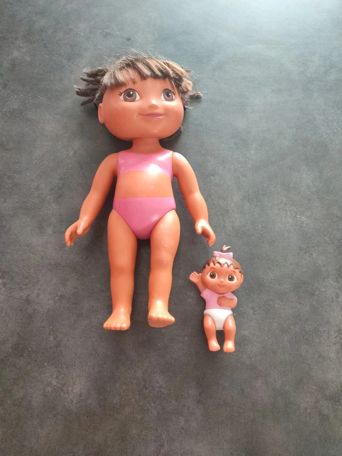 Lot de poupées dora